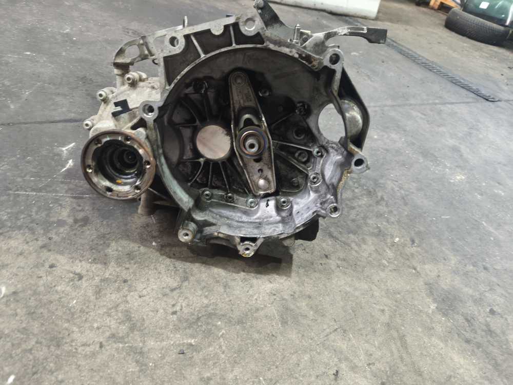 BOITE DE VITESSE MANUEL VAG 1.4i CODE: JFM - Vue 2